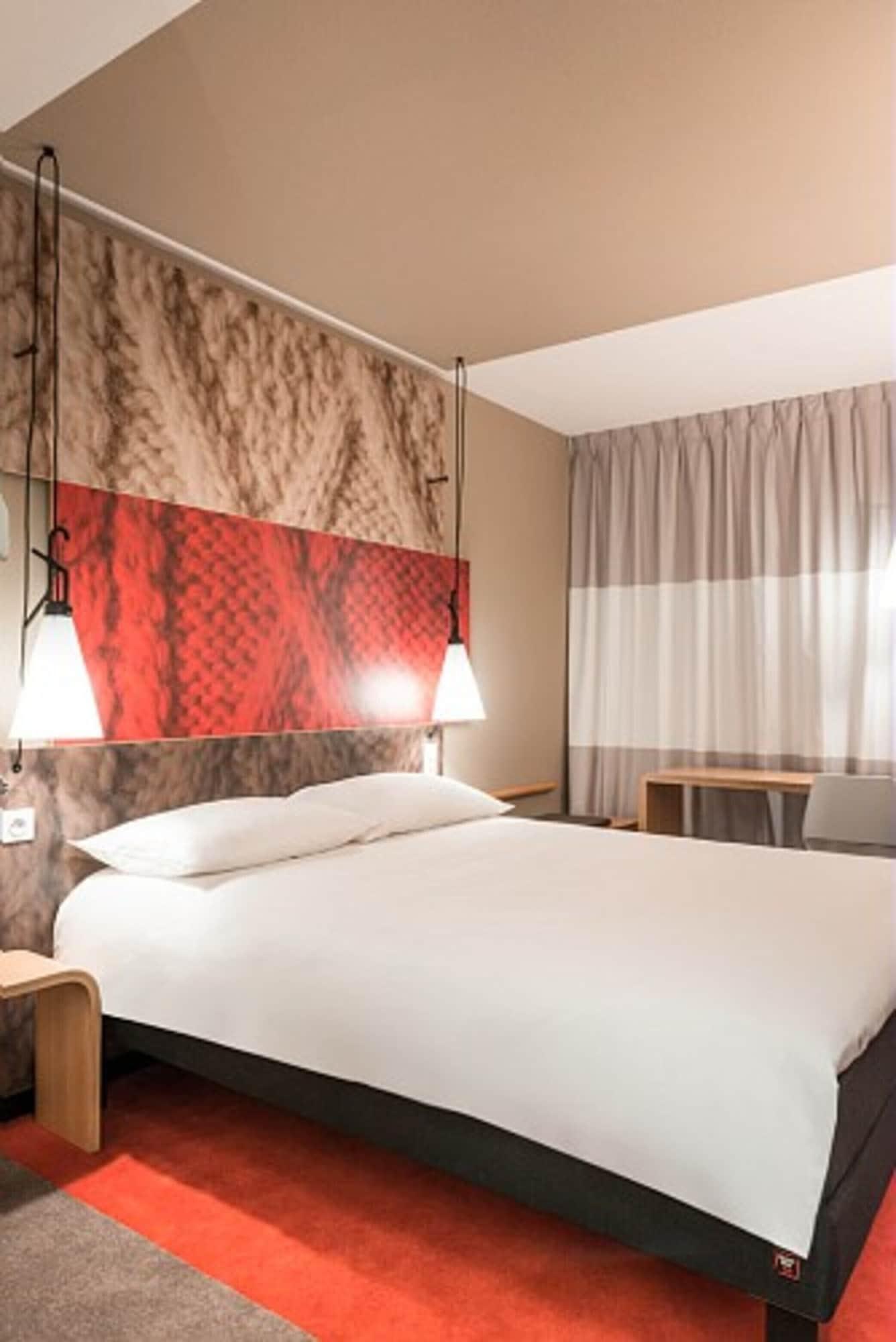 Ibis Bordeaux Centre Bastide Hotel Ngoại thất bức ảnh