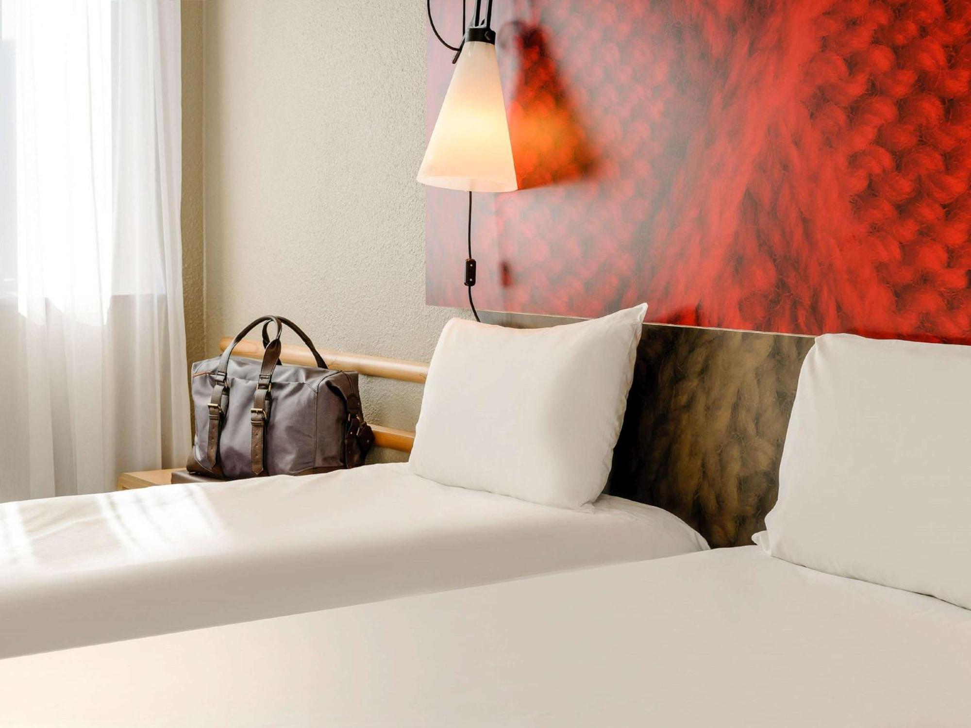 Ibis Bordeaux Centre Bastide Hotel Ngoại thất bức ảnh